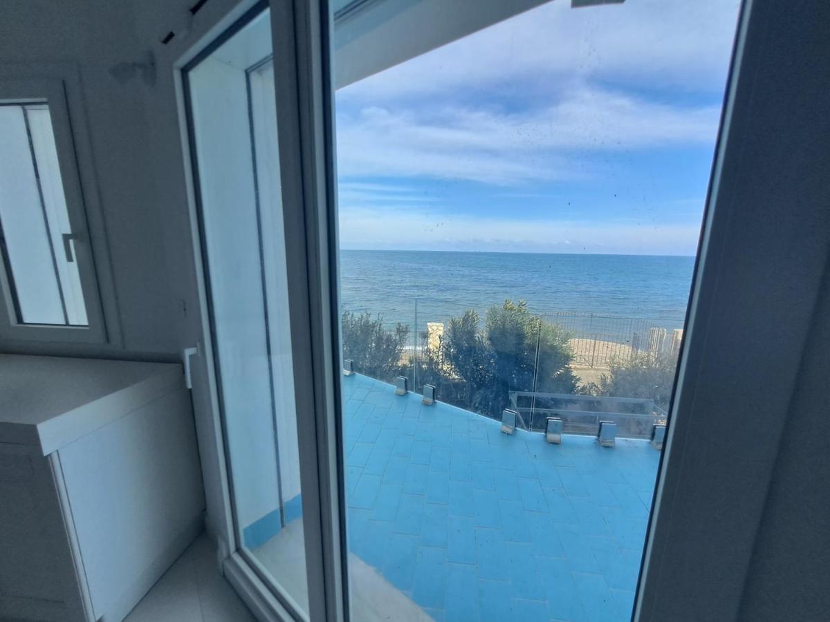 Blue Life, Sea-Luxury Rooms On The Beach Between Palermo And Cefalu' Casteldaccia Kültér fotó