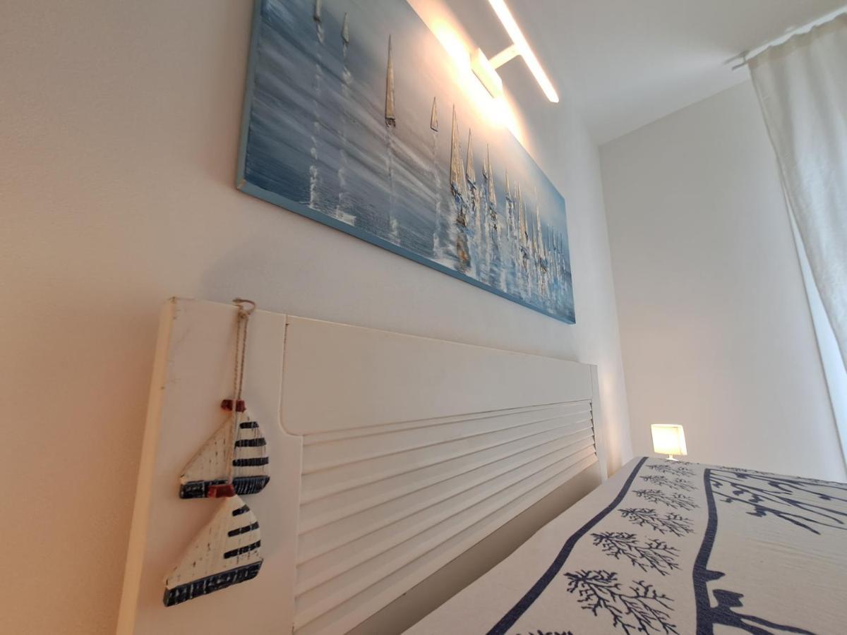 Blue Life, Sea-Luxury Rooms On The Beach Between Palermo And Cefalu' Casteldaccia Kültér fotó
