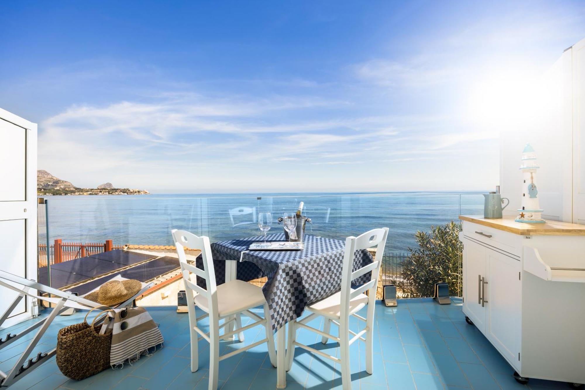 Blue Life, Sea-Luxury Rooms On The Beach Between Palermo And Cefalu' Casteldaccia Szoba fotó